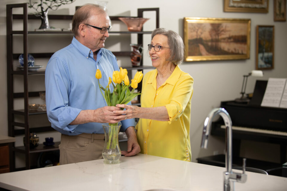 5 Benefits of Moving to a Senior Living Community in 2022